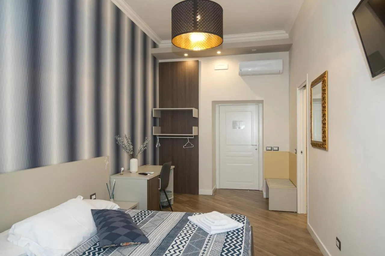 فندق مبيت وإفطار نابولي Garibaldi Rooms