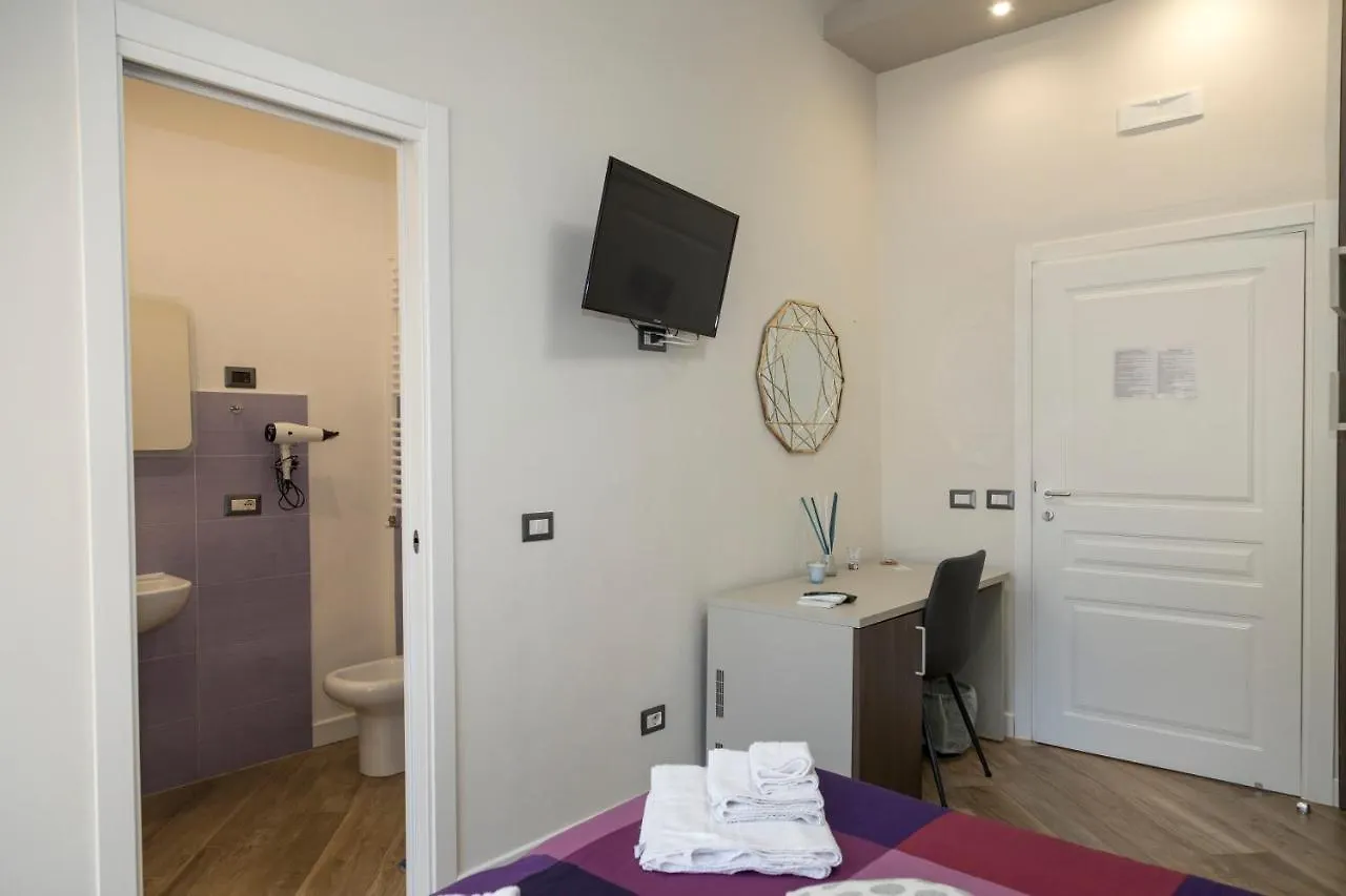نابولي Garibaldi Rooms
