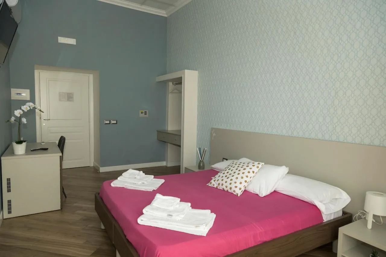 نابولي Garibaldi Rooms