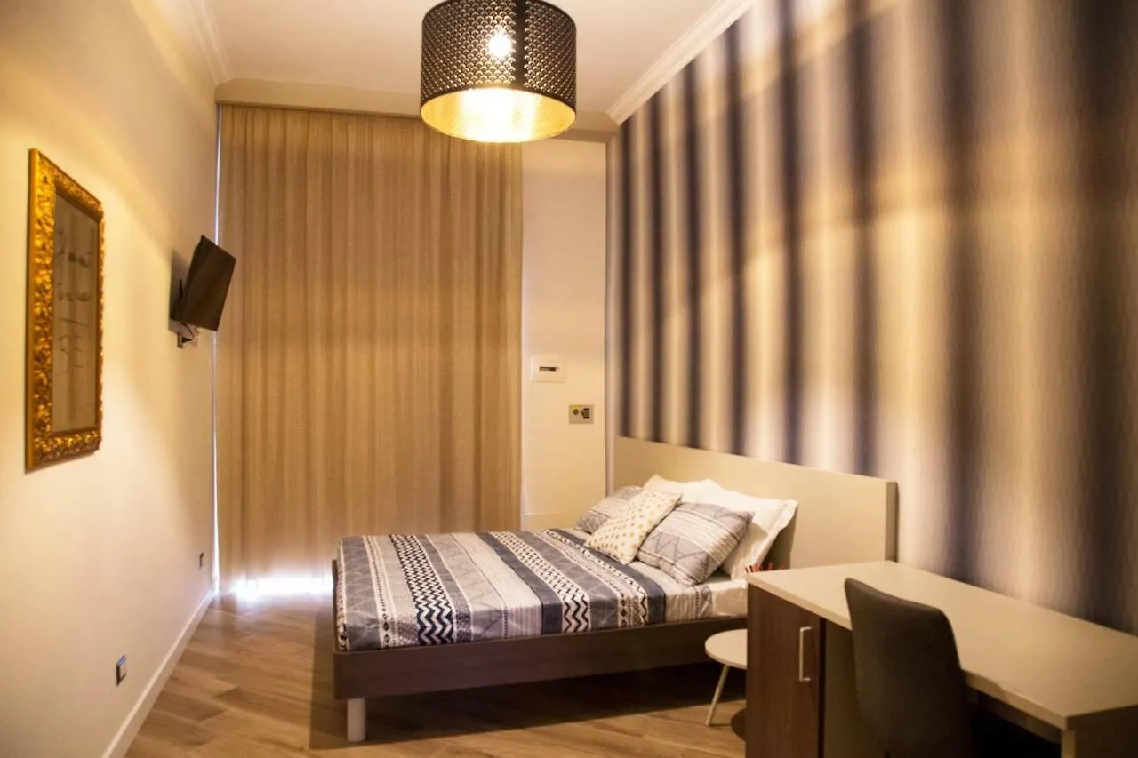 نابولي Garibaldi Rooms فندق مبيت وإفطار