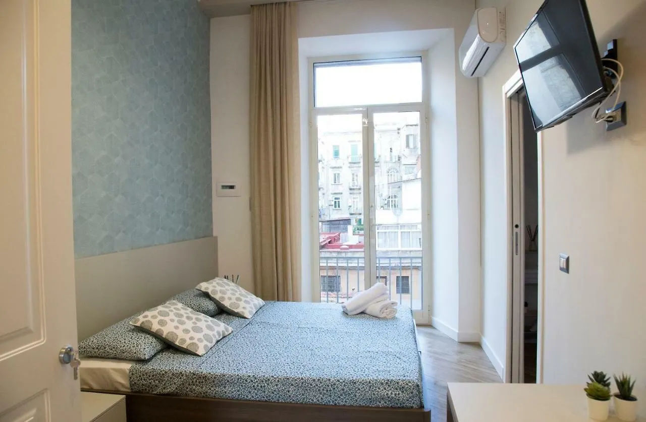 نابولي Garibaldi Rooms فندق مبيت وإفطار